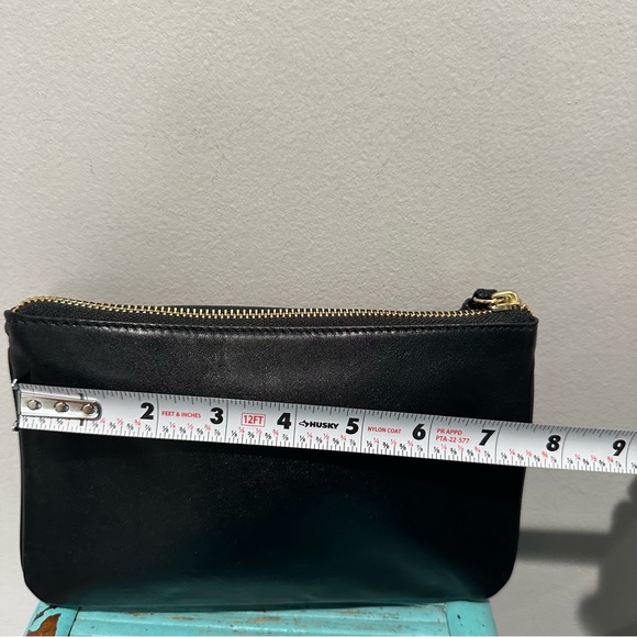 Brahmin Large Black Smooth Leather Gold Hardware Suede Interior Wristlet